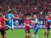 IM电竞官网入口-某队门将表现神勇，助力球队获胜