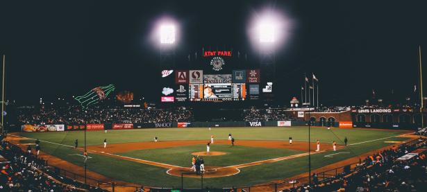 IM英雄联盟竞猜-逆转之夜，张镇麟刷新纪录，勇士队绝境重生力克上海