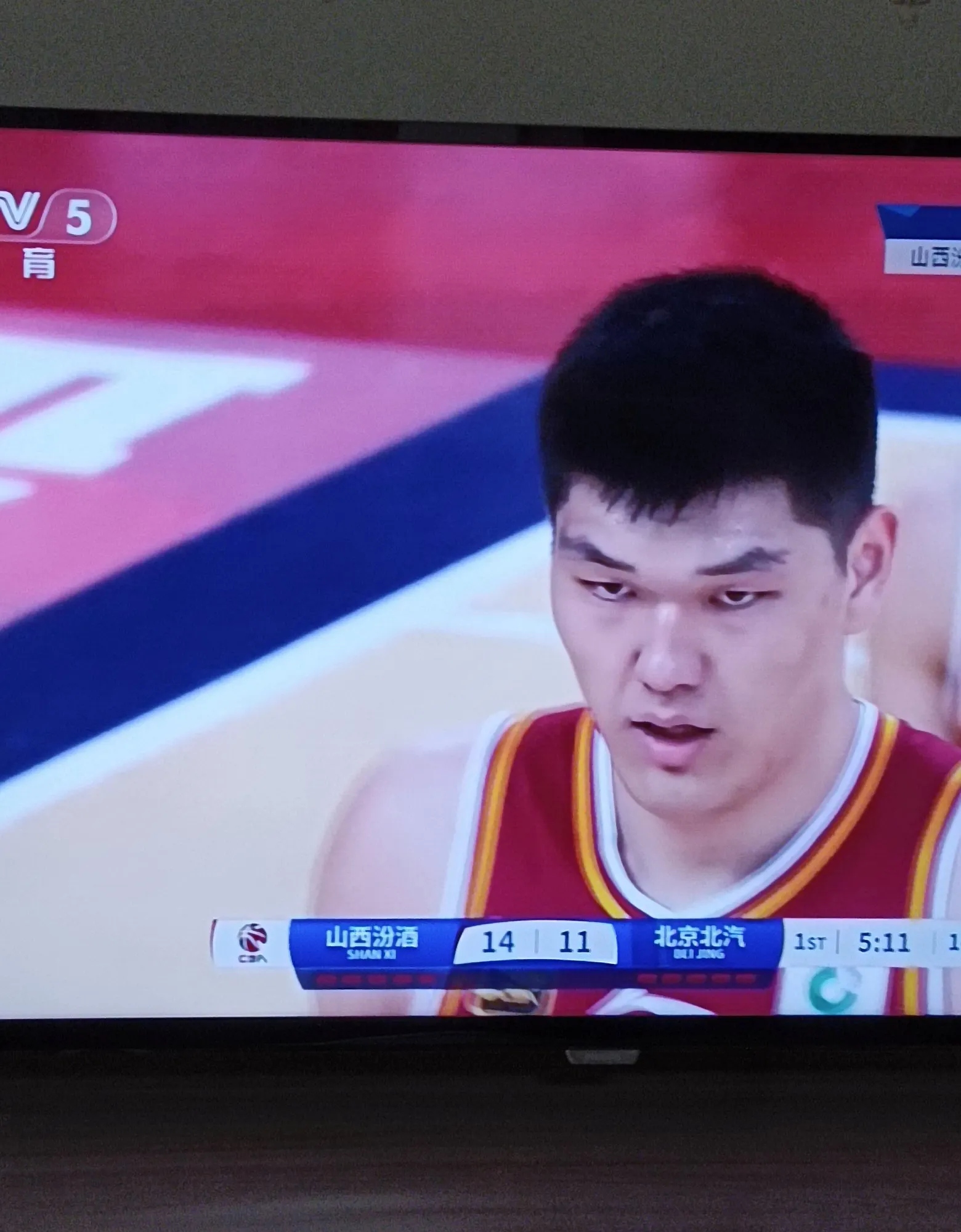 球员迟到被罚款，球队管理严格