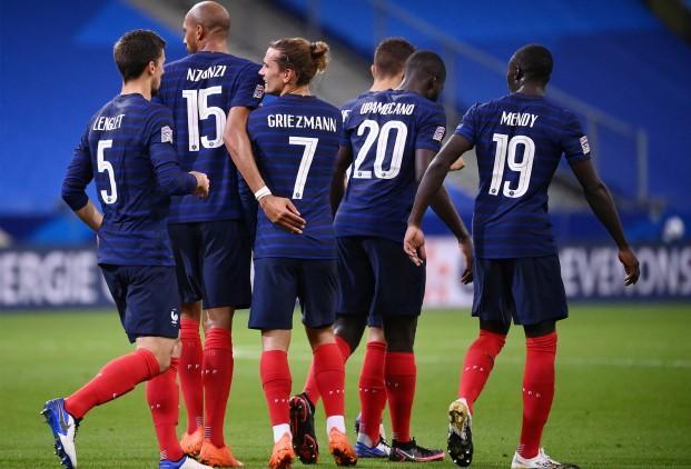 关于法国队在与芬兰队的比赛中豪取三分的信息