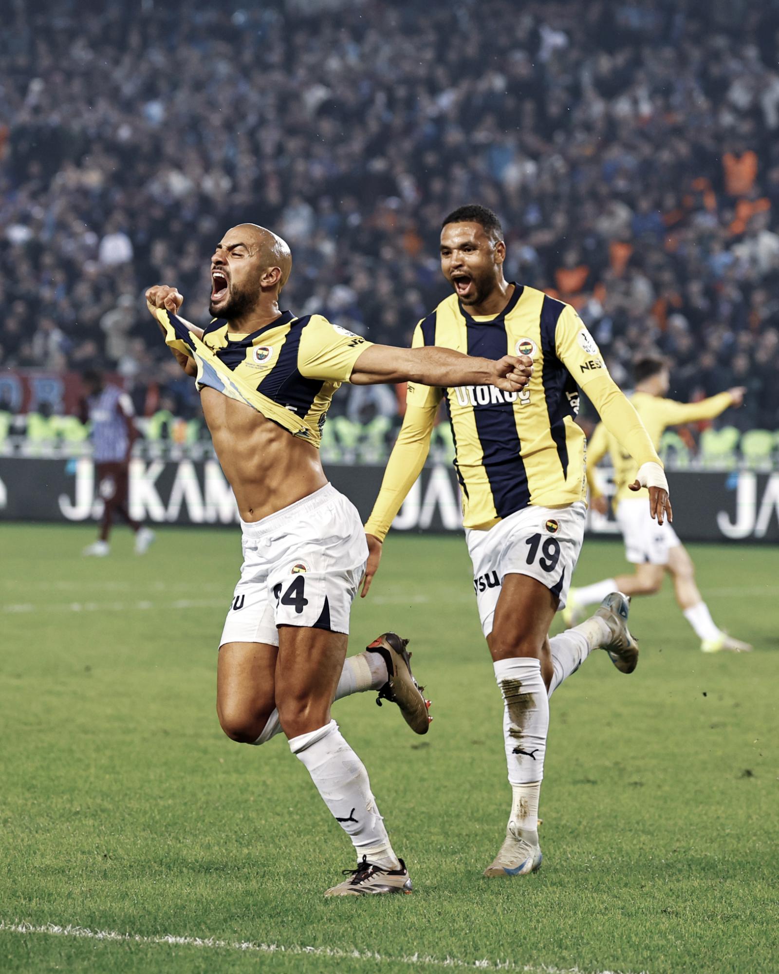 包含穆里尼奥赞扬球队团结一致，取得连胜的词条