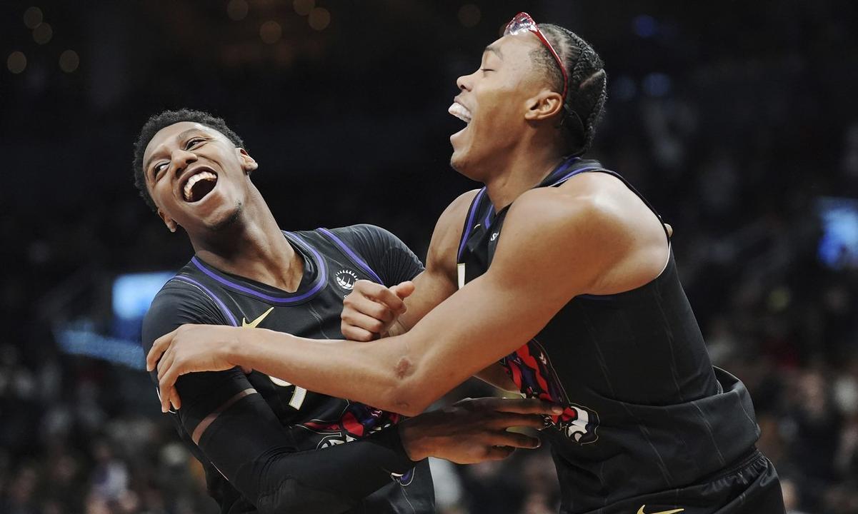 勇士主场不敌猛龙,遭遇两连败 勇士主场不敌猛龙,遭遇两连败