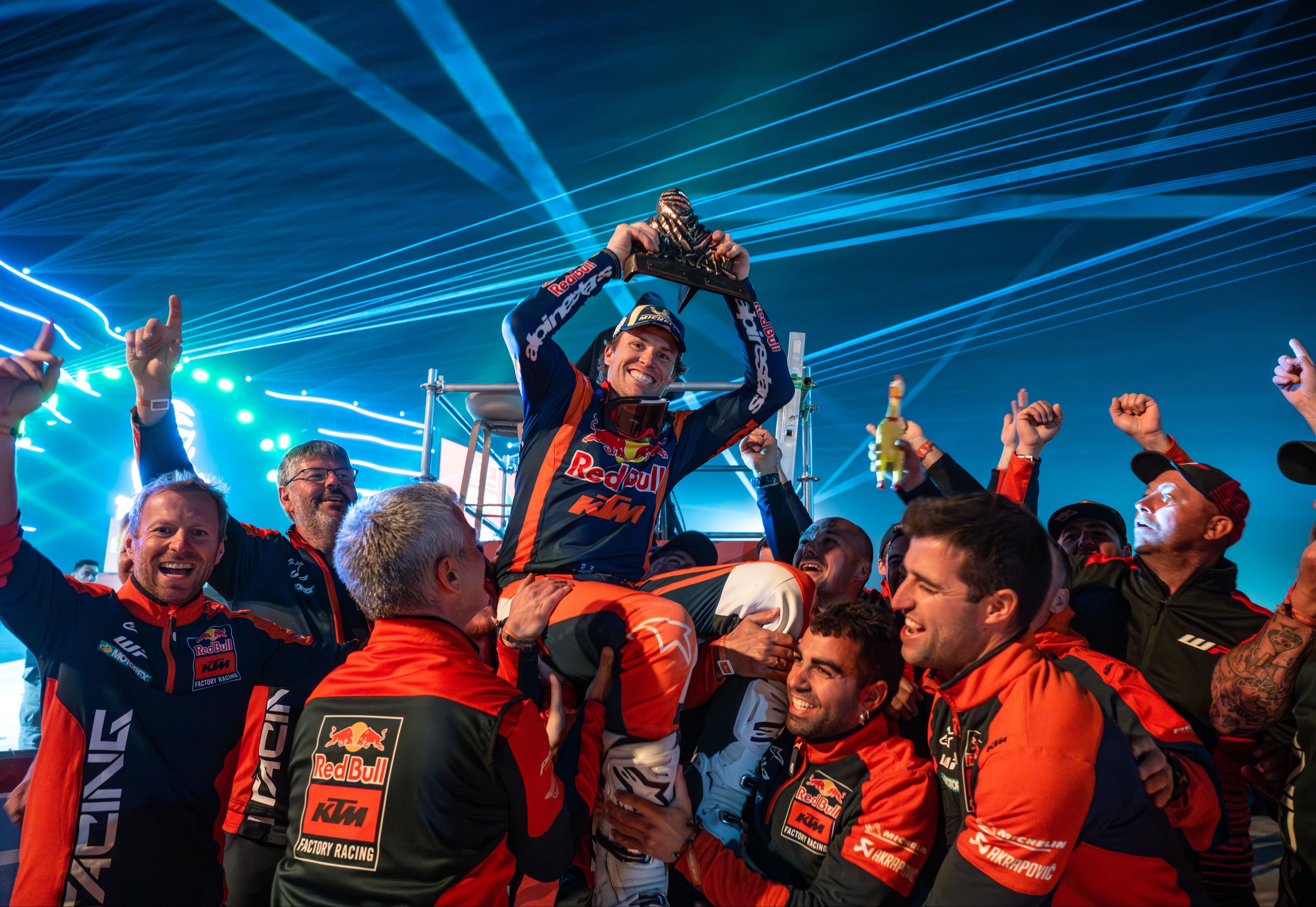 关于联合杯力克拉沃尔杯，阿尔卡拉斯点燃赛场的信息