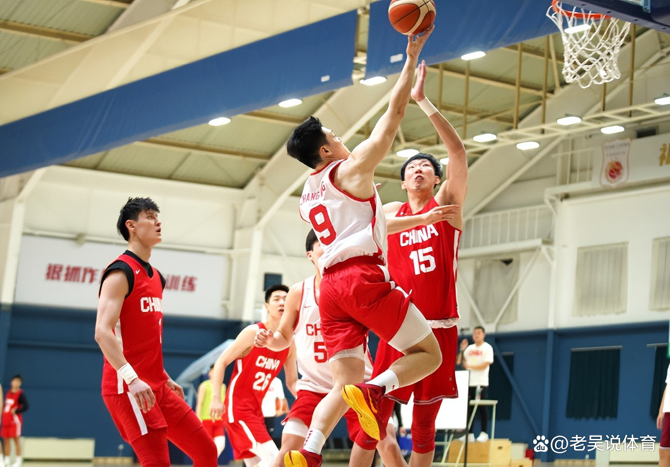 福建男篮队员密集备战下一轮比赛