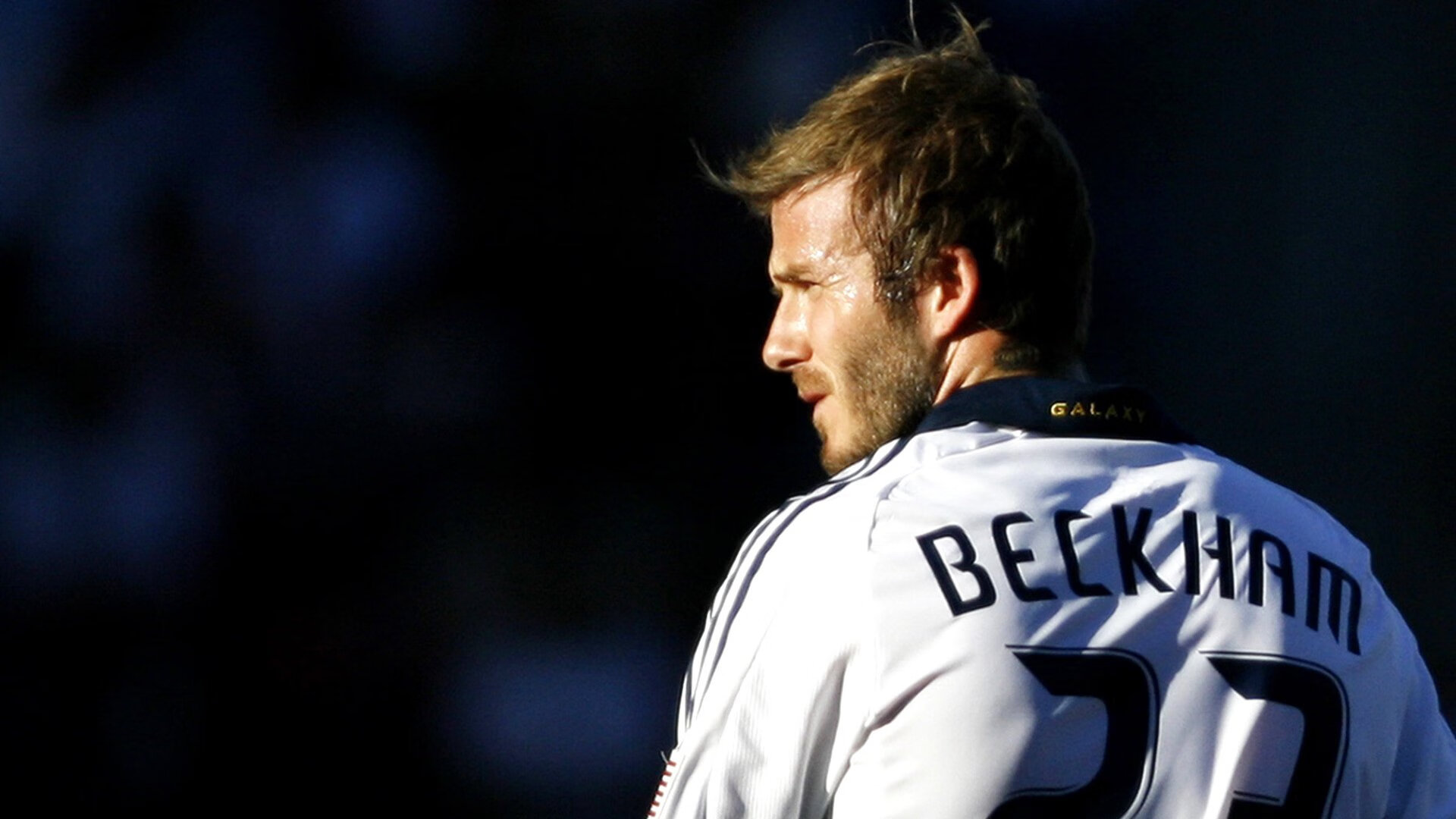 从阿拉巴冠军级表现到塞维利亚式战术,解析现代足球的击溃艺术