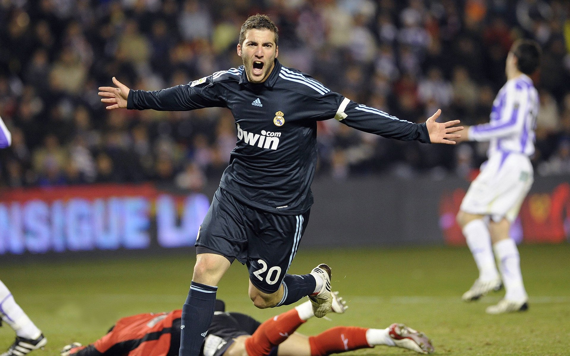 当非洲鼓点遇上爱琴海风，马丁内利末节神迹改写对决剧本