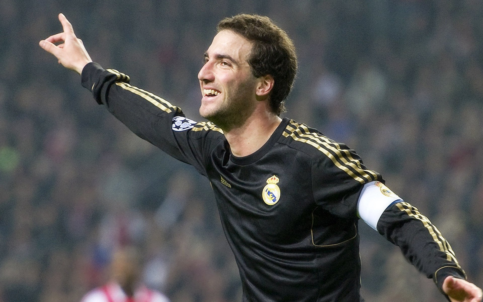 非洲雄狮粉碎南美劲旅！克瓦拉茨赫利亚关键一击改写历史