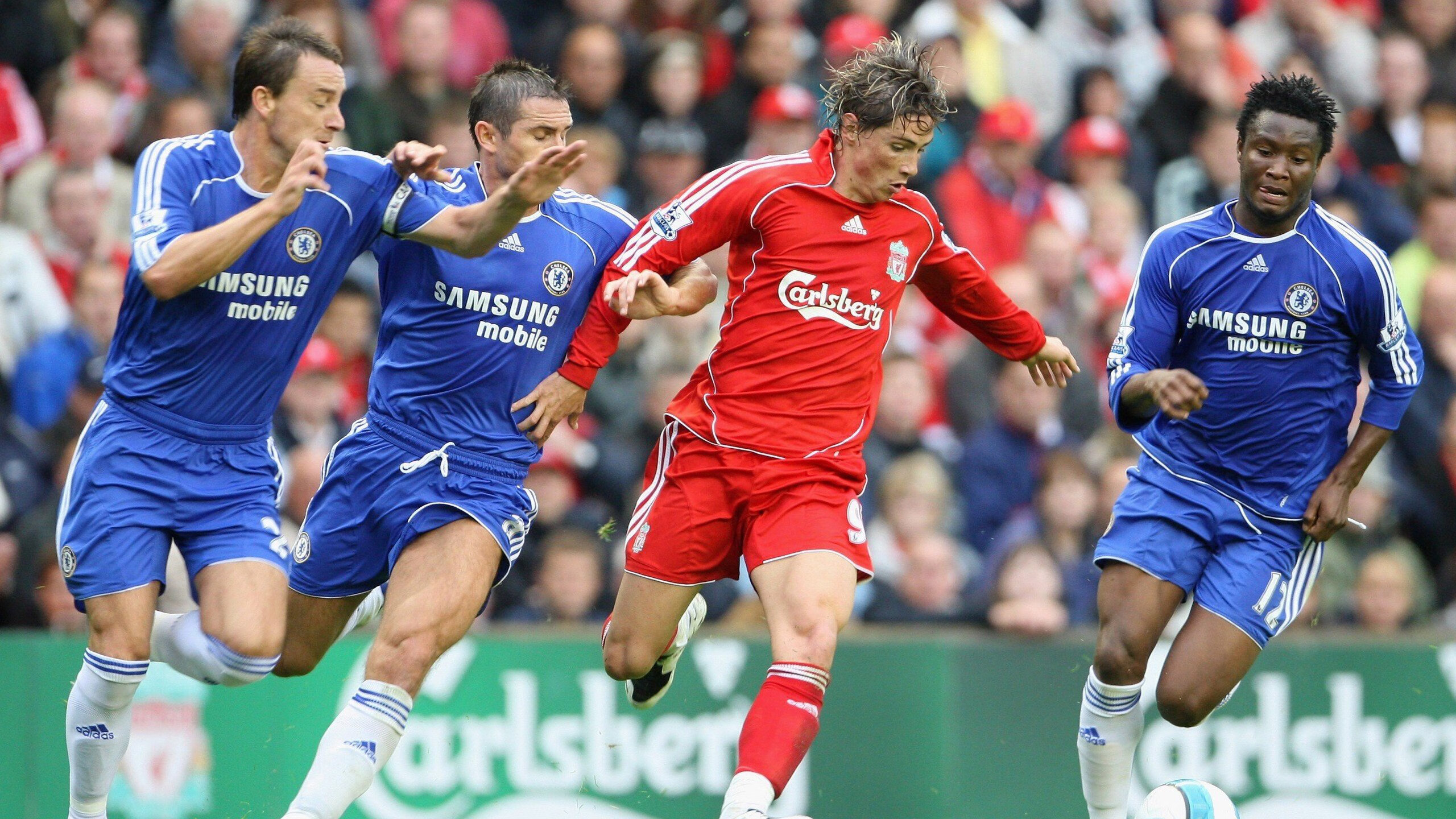 劳塔罗一锤定音!阿根廷鏖战厄瓜多尔,世界排名争夺战中的英雄时刻